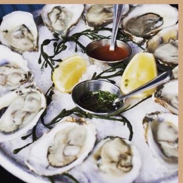 Fresh Oysters on the Half Shell - 6 Raw Oysters.