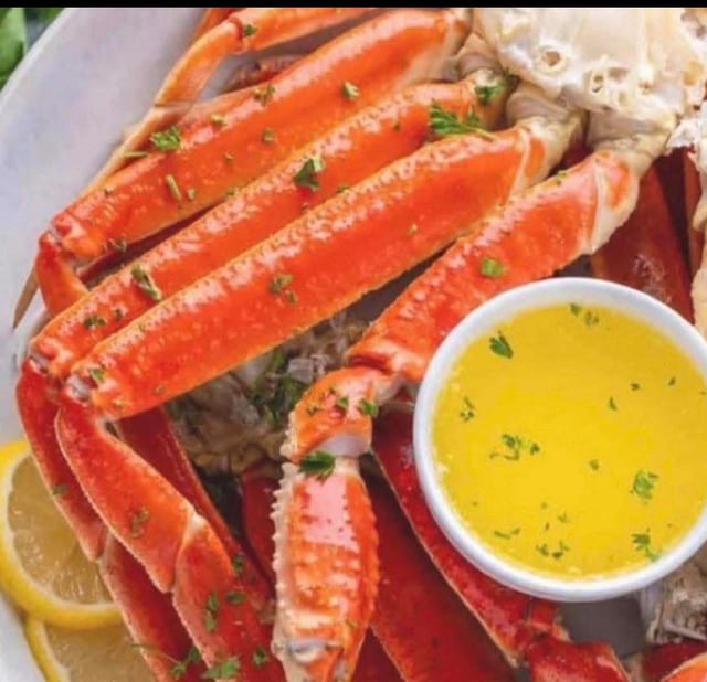Snow Crab Legs ~ 1lb.