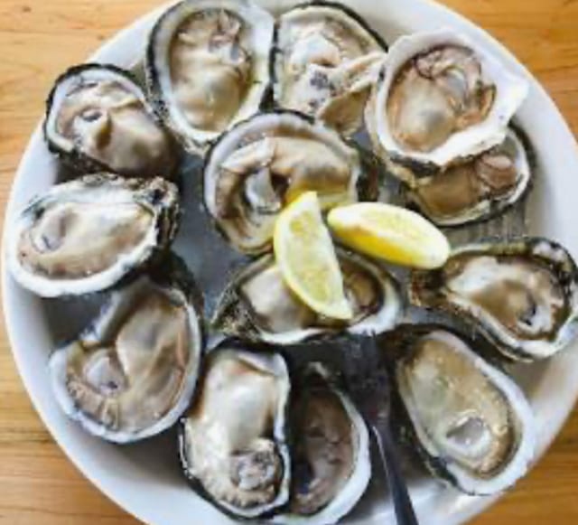 Fresh Oysters on the Half Shell - 10 Steamed Oysters.